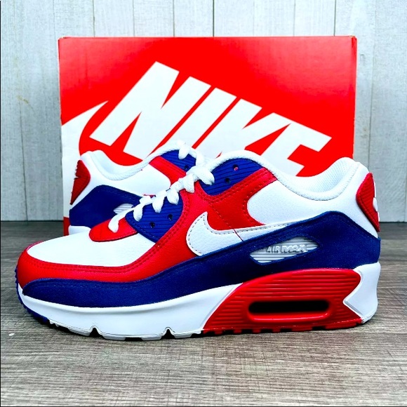 Nike Shoes - NIKE Air Max 90